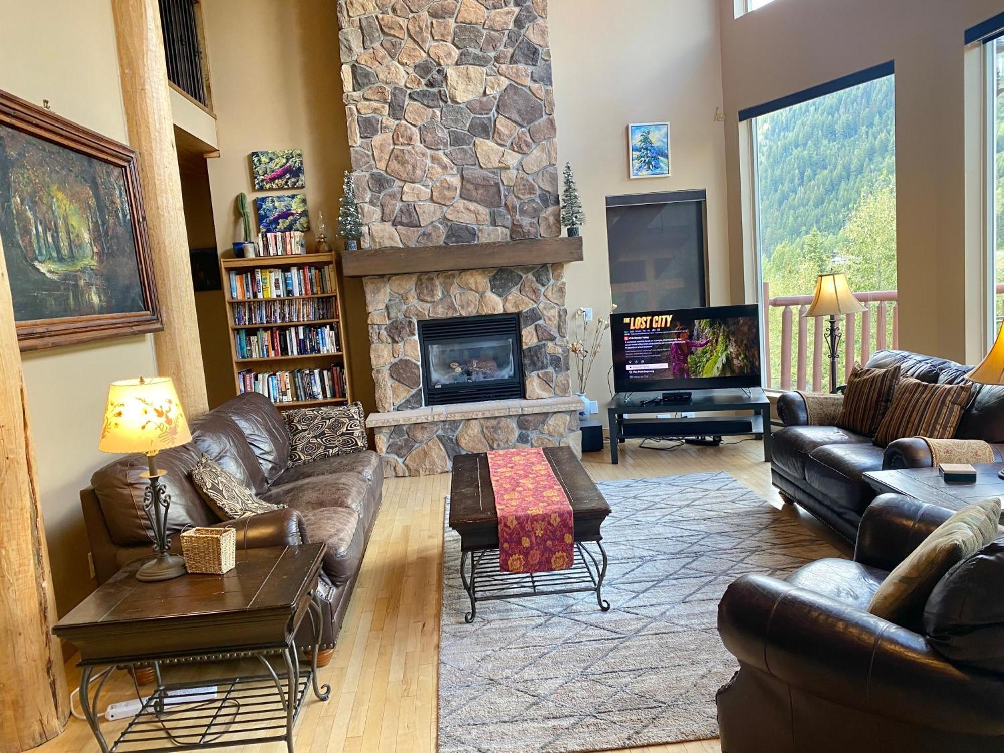 Morrisey Chalet At Sun Peaks Exterior foto