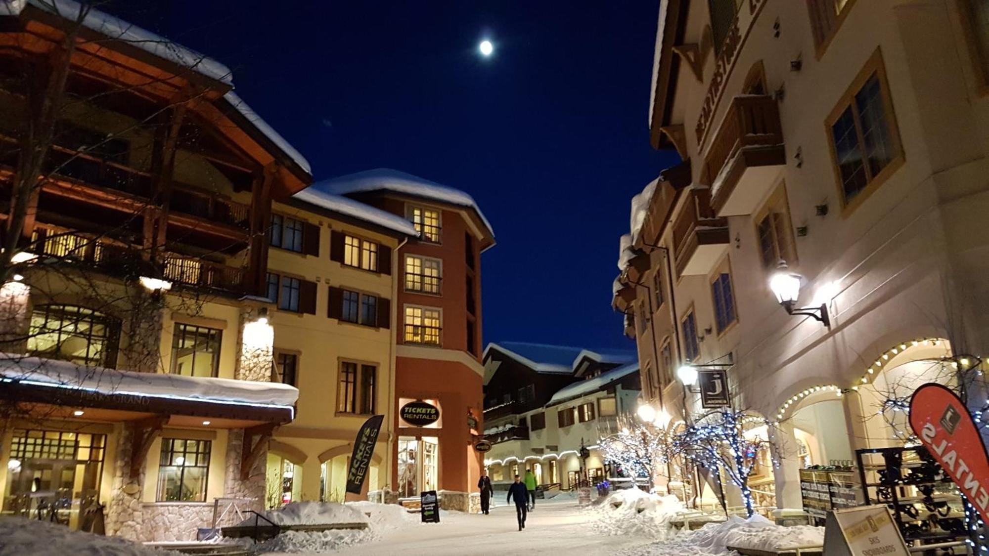 Morrisey Chalet At Sun Peaks Exterior foto